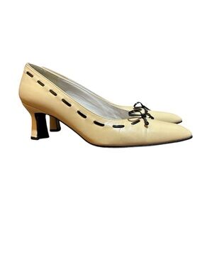 Stuart Weitzman Vintage Cream Pointed-Toe Kitten Heels with Black Trim and Bow